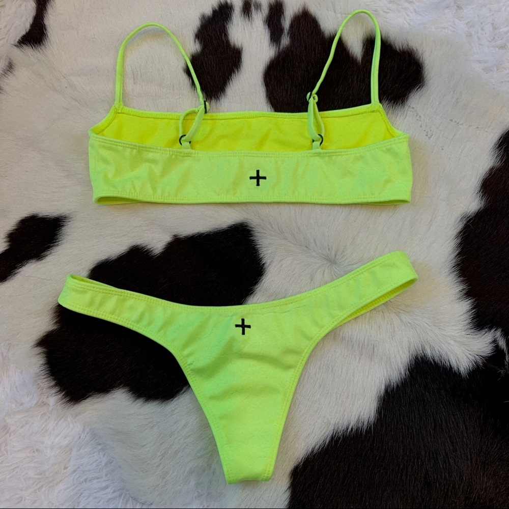 Coulbourne Bikini Set